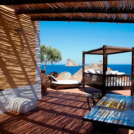 Rocce Rosse Panarea