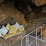 فيلة Rocce Rosse *
