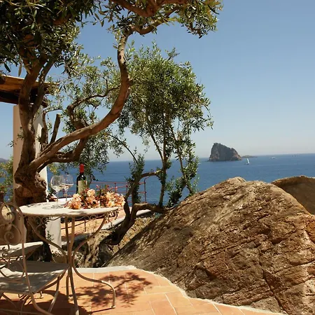 Willa Rocce Rosse Panarea