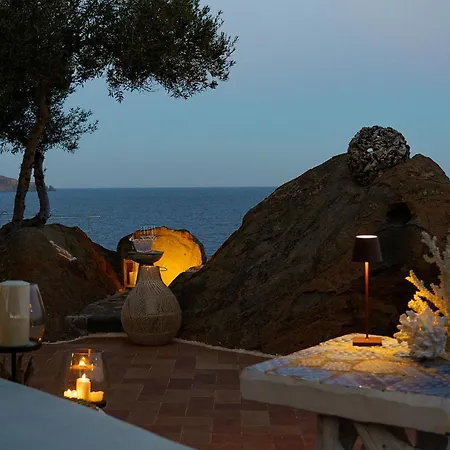فيلة Rocce Rosse *