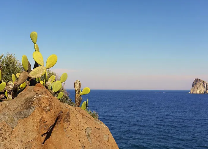 Rocce Rosse Villa Panarea